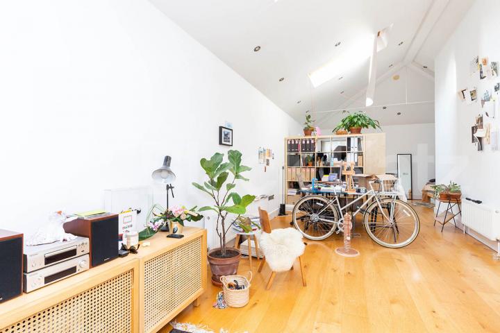 Large studio space with balcony and roof terrace in the heart of Bethnal Green Bethnal Green Road, Bethnal Green 